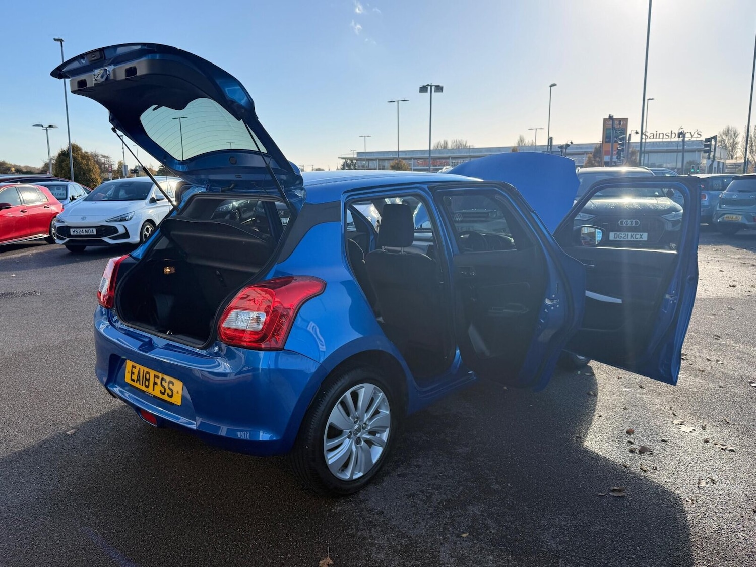 Used Suzuki Swift 2018 for sale - 76673400: Photo 17