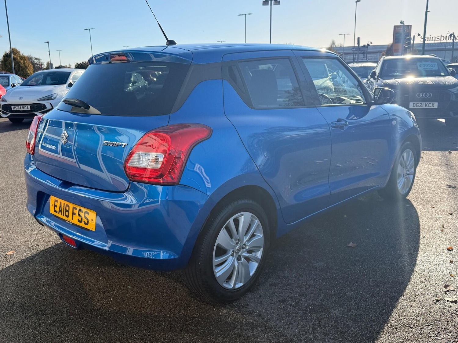 Used Suzuki Swift 2018 for sale - 76673400: Photo 18