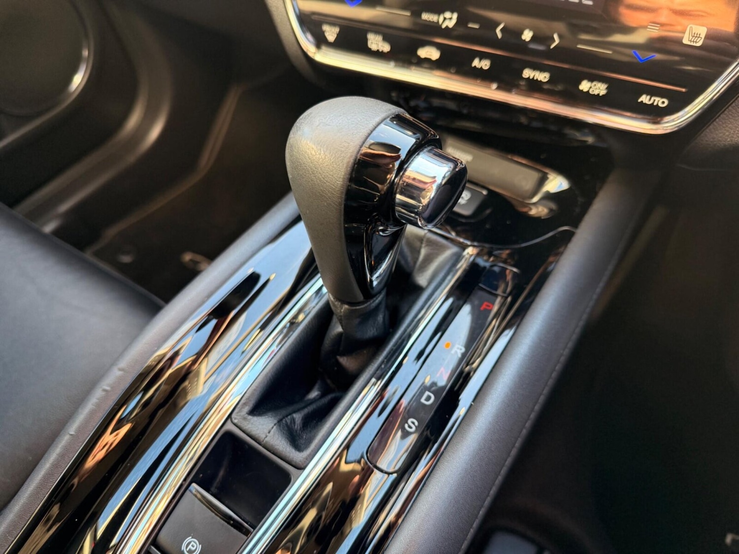 Used Honda HR-V 2018 for sale - 77165744: Photo 20