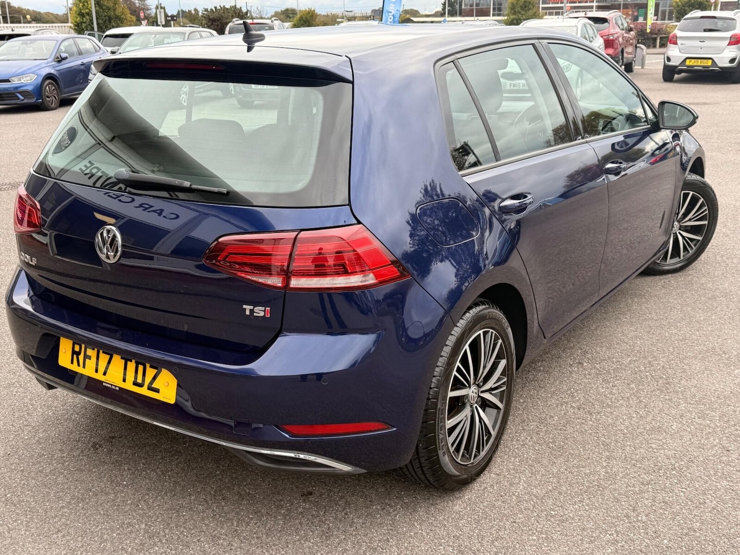 Used Volkswagen Golf 2017 for sale - 76673687: Photo 3