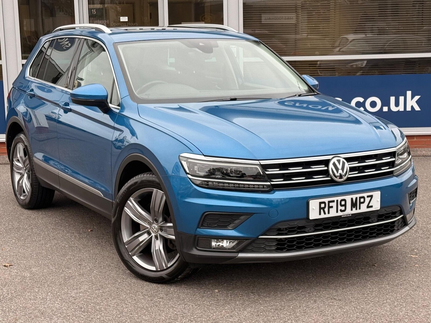 Used Volkswagen Tiguan 2019 for sale - 76673801: Photo 1