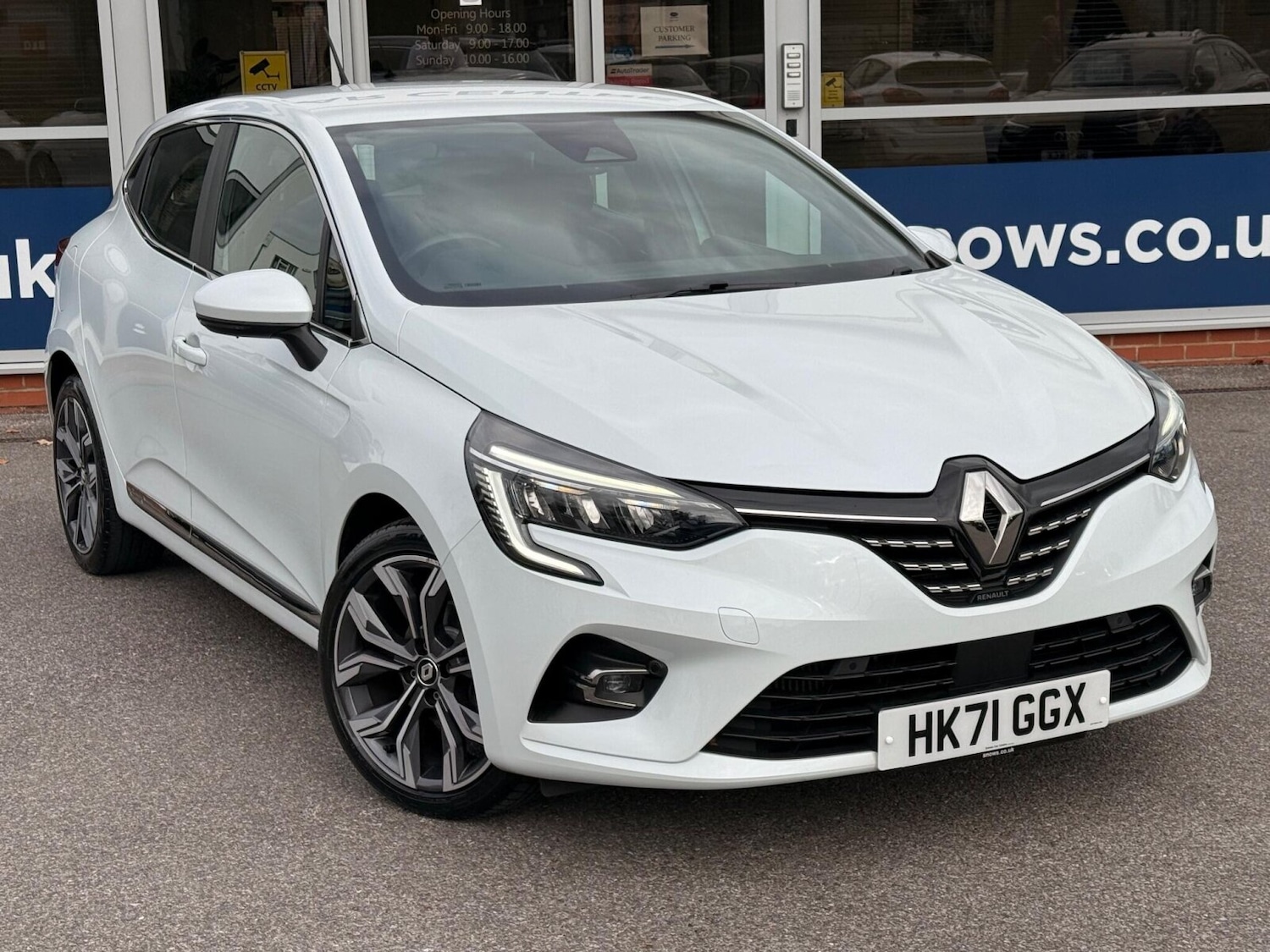 Used Renault Clio 2021 for sale - 76681336: Photo 1