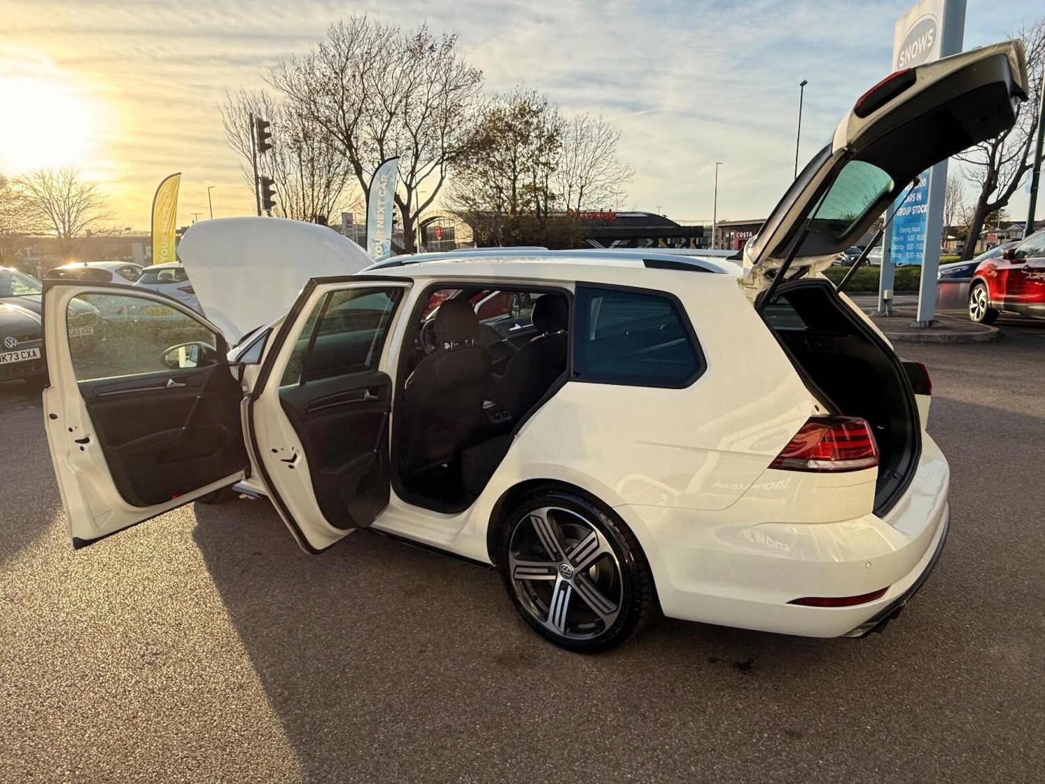 Used Volkswagen Golf 2017 for sale - 76673657: Photo 12