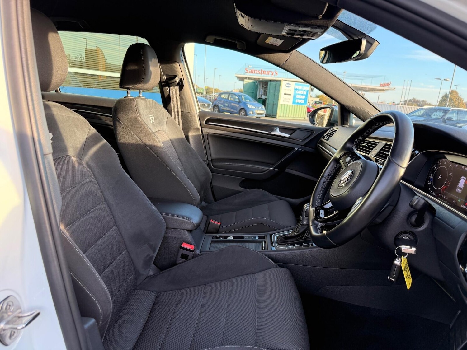 Used Volkswagen Golf 2017 for sale - 76673657: Photo 25