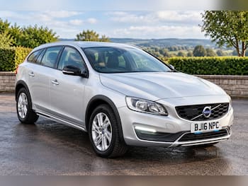Used Volvo V60 2016 for sale - 79756582: Photo