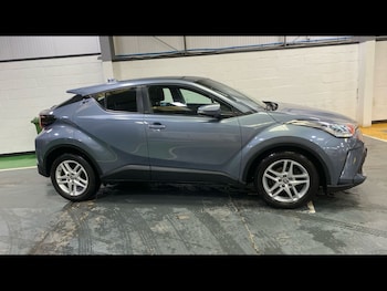 Used Toyota C-HR 2023 for sale - 78673519: Photo