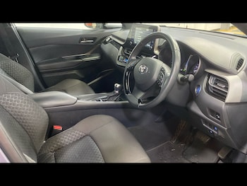Used Toyota C-HR 2023 for sale - 78673519: Photo
