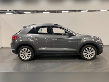 Used Volkswagen T-Roc 2018 for sale - 78616106: Photo