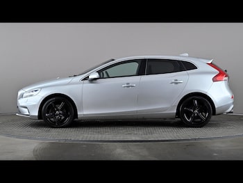 Used Volvo V40 2019 for sale - 78800802: Photo