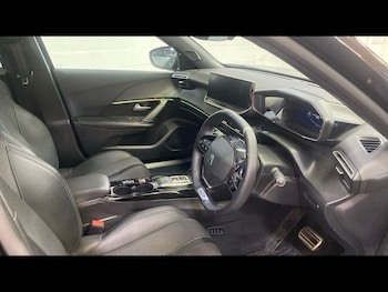 Used Peugeot 2008 2023 for sale - 78764311: Photo