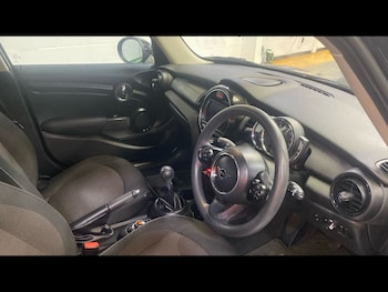 Used MINI Hatch 2019 for sale - 78859508: Photo