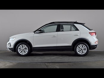 Used Volkswagen T-Roc 2023 for sale - 78991610: Photo