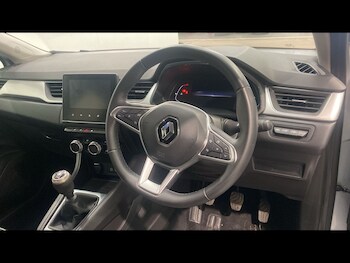 Used Renault Captur 2024 for sale - 78739261: Photo
