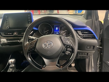 Used Toyota C-HR 2021 for sale - 78680376: Photo