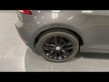 Used Volkswagen Golf 2019 for sale - 78758625: Photo