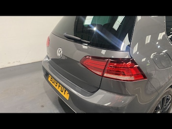 Used Volkswagen Golf 2019 for sale - 78758625: Photo