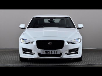 Used Jaguar XE 2019 for sale - 78968976: Photo
