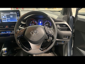 Used Toyota C-HR 2023 for sale - 78646343: Photo
