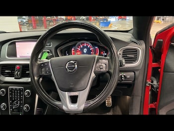 Used Volvo V40 2017 for sale - 78673701: Photo
