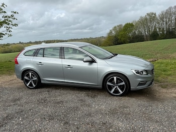 Used Volvo V60 2017 for sale - 78271949: Photo