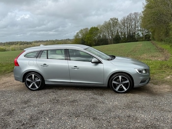Used Volvo V60 2017 for sale - 78271949: Photo