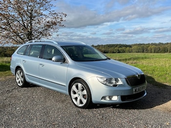 Used Skoda Superb 2010 for sale - 76791618: Photo
