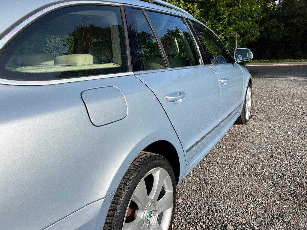 Used Skoda Superb 2010 for sale - 76791618: Photo 30