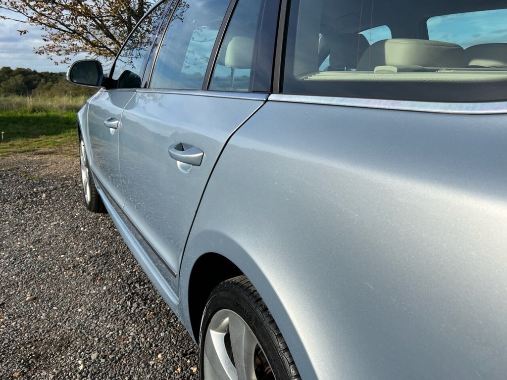 Used Skoda Superb 2010 for sale - 76791618: Photo 31