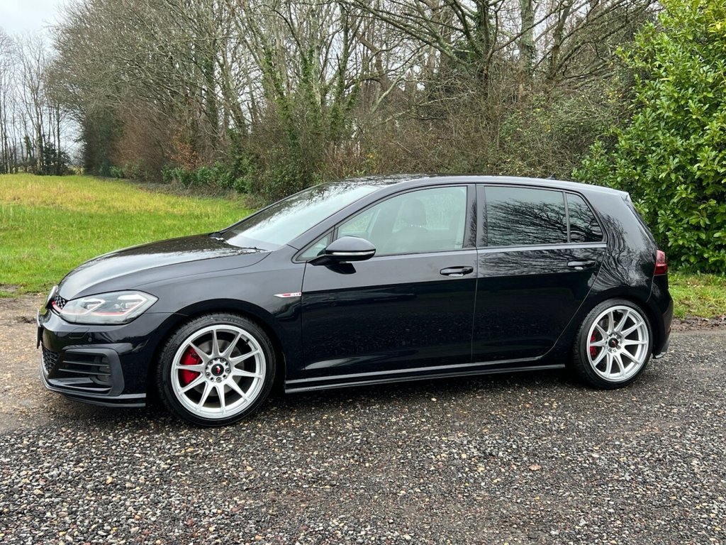 Used Volkswagen Golf 2017 for sale - 77037944: Photo 21