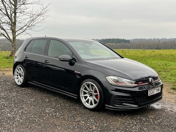 Used Volkswagen Golf 2017 for sale - 77037944: Photo