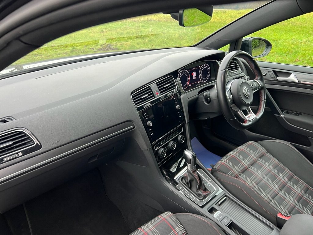 Used Volkswagen Golf 2017 for sale - 77037944: Photo 49