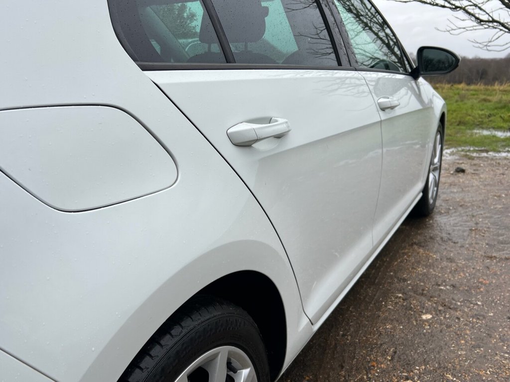 Used Volkswagen Golf 2017 for sale - 77276480: Photo 30