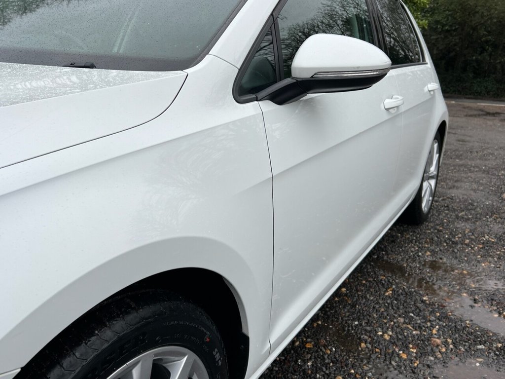 Used Volkswagen Golf 2017 for sale - 77276480: Photo 32