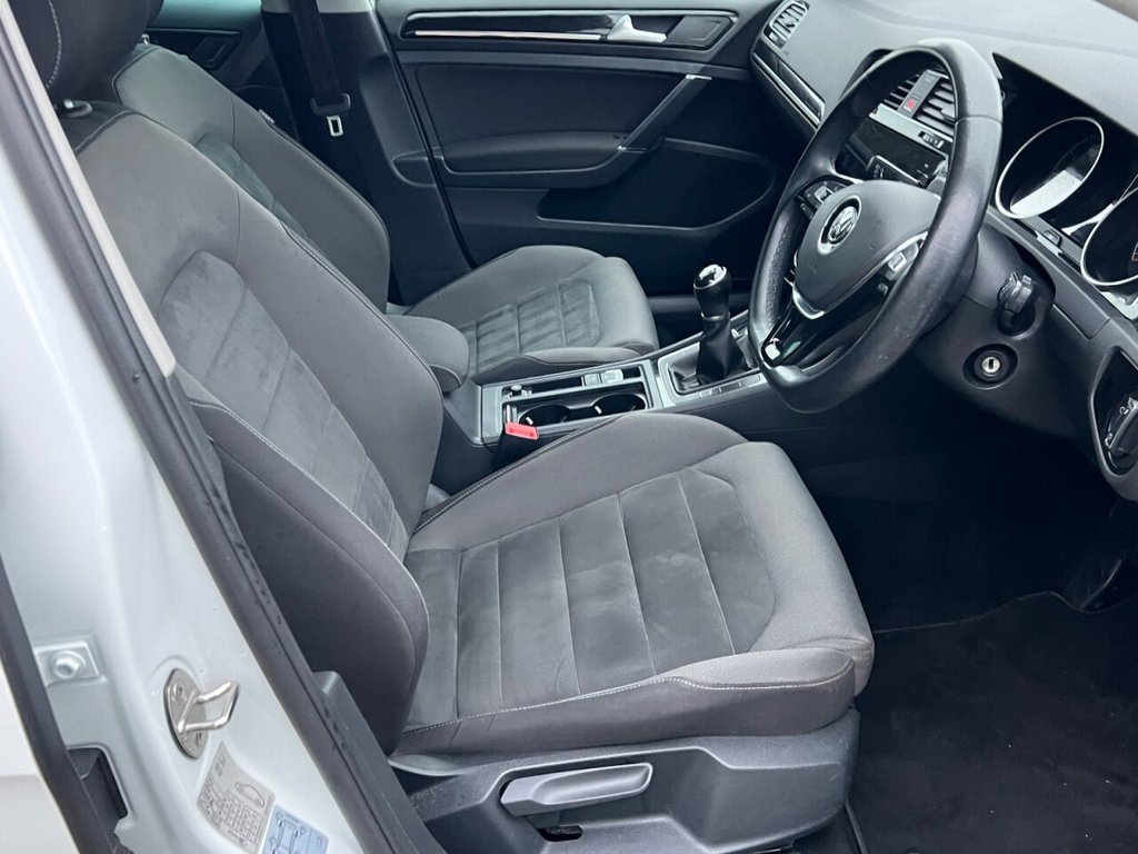 Used Volkswagen Golf 2017 for sale - 77276480: Photo 33