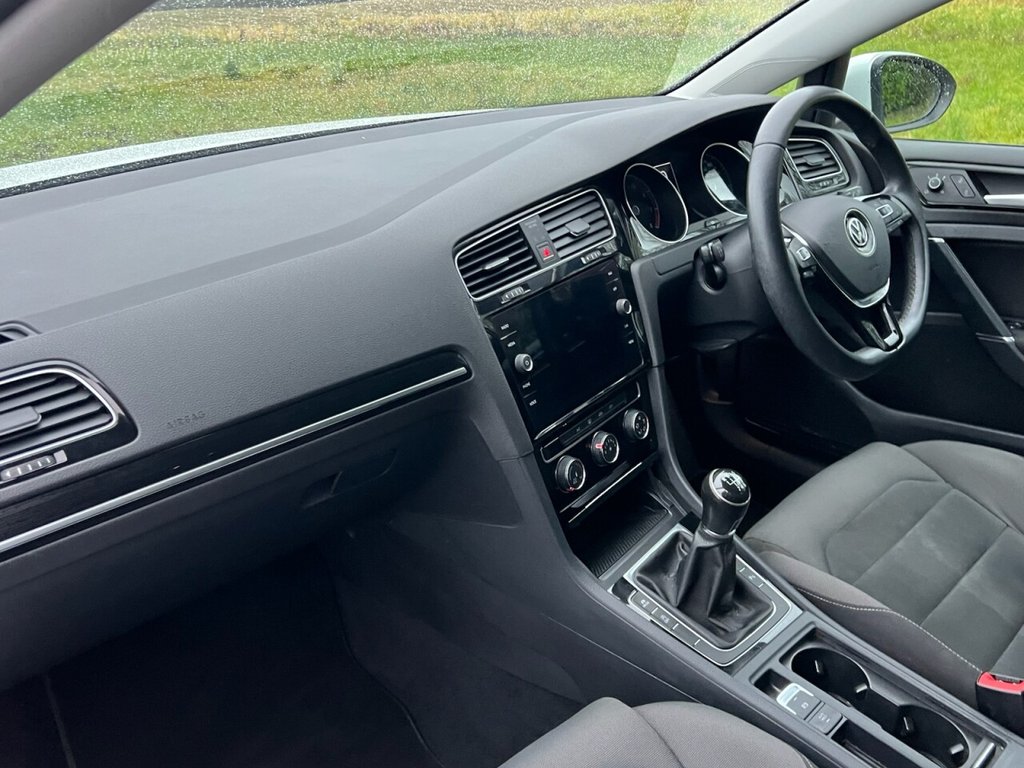 Used Volkswagen Golf 2017 for sale - 77276480: Photo 44