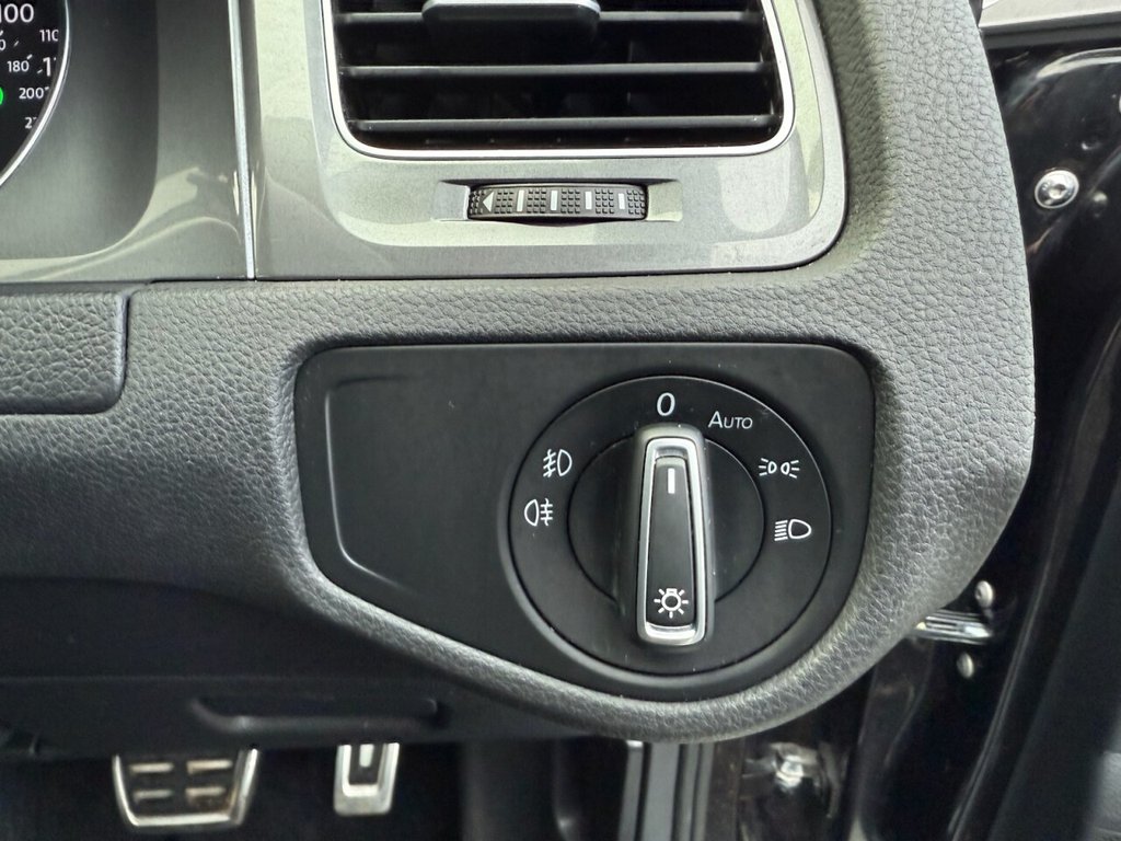 Used Volkswagen Golf 2016 for sale - 77250411: Photo 38