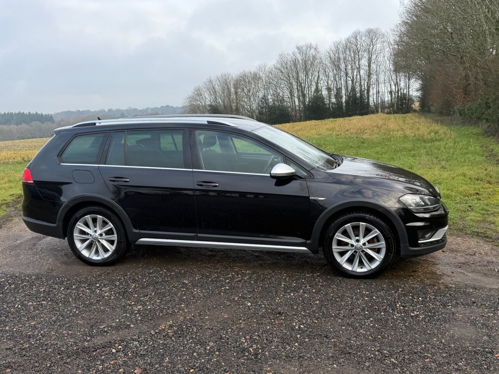 Used Volkswagen Golf 2016 for sale - 77250411: Photo 4