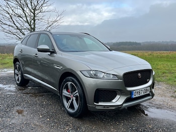 Used Jaguar F-Pace 2017 for sale - 77534155: Photo
