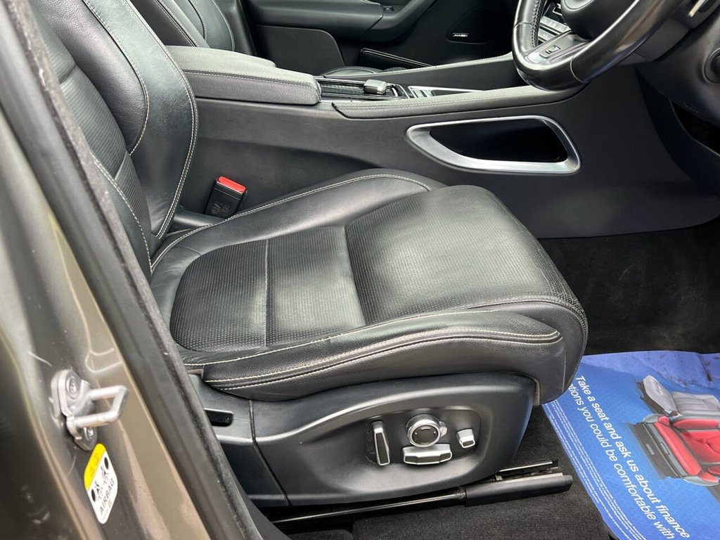 Used Jaguar F-Pace 2017 for sale - 77534155: Photo 37