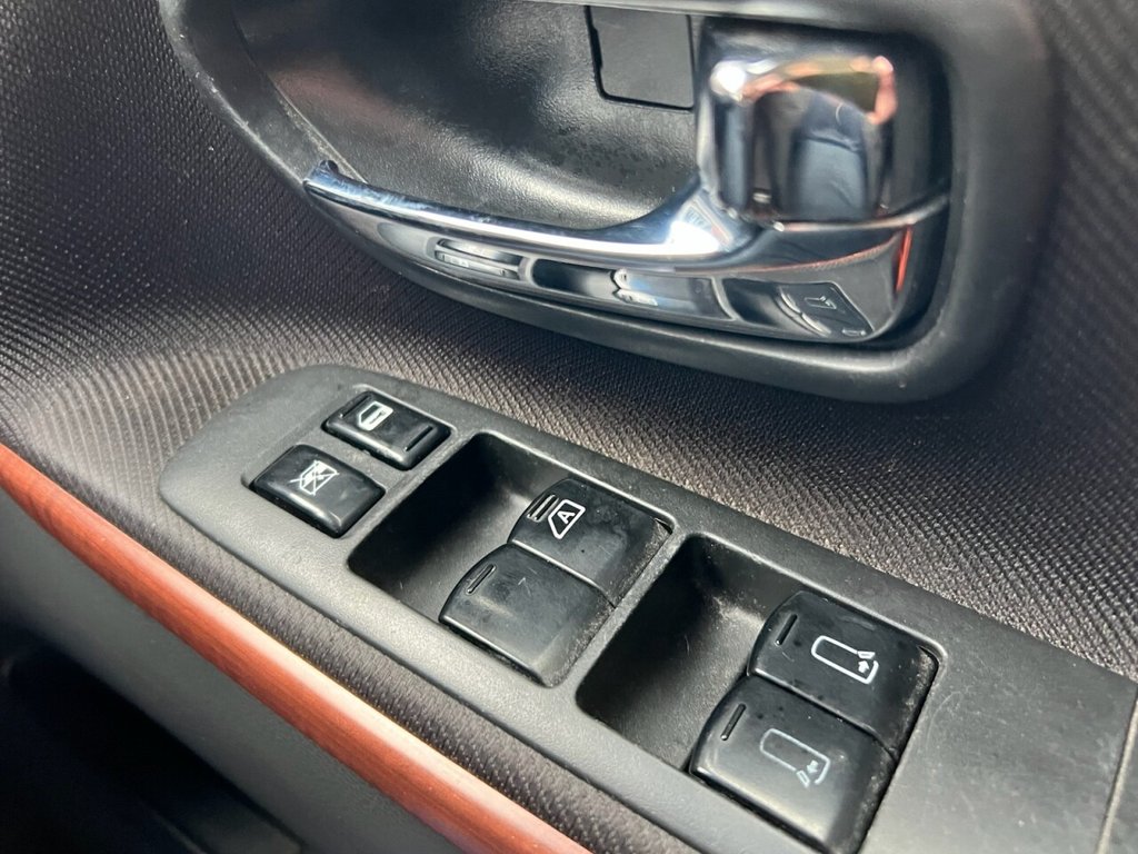 Used Nissan Elgrand 2021 for sale - 76840865: Photo 45