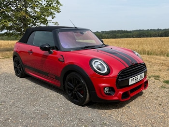 Used MINI Convertible 2018 for sale - 79313015: Photo