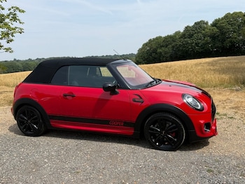 Used MINI Convertible 2018 for sale - 79313015: Photo