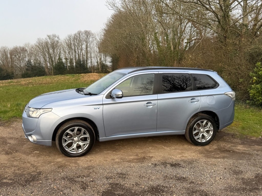 Used Mitsubishi Outlander 2015 for sale - 77764637: Photo 28