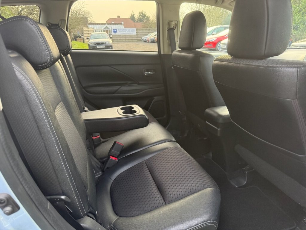 Used Mitsubishi Outlander 2015 for sale - 77764637: Photo 41