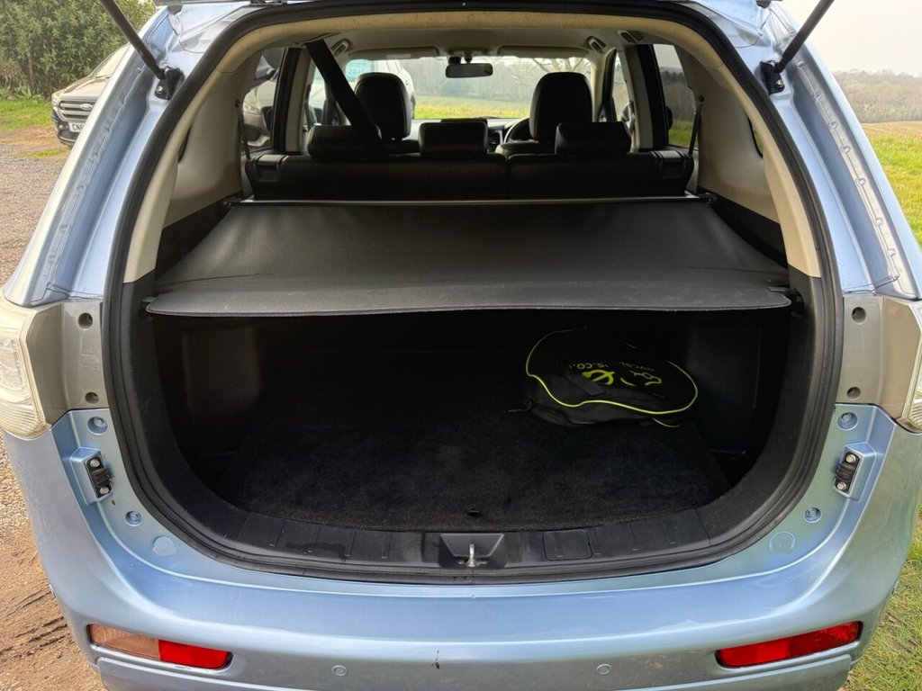 Used Mitsubishi Outlander 2015 for sale - 77764637: Photo 44