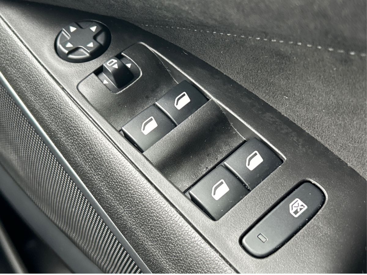 Used Vauxhall Crossland 2024 for sale - 76081643: Photo 31