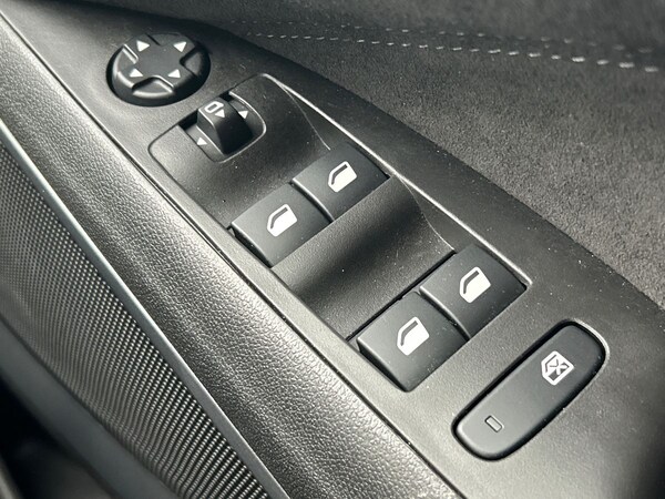 Used Vauxhall Crossland 2023 for sale - 76081636: Photo 30