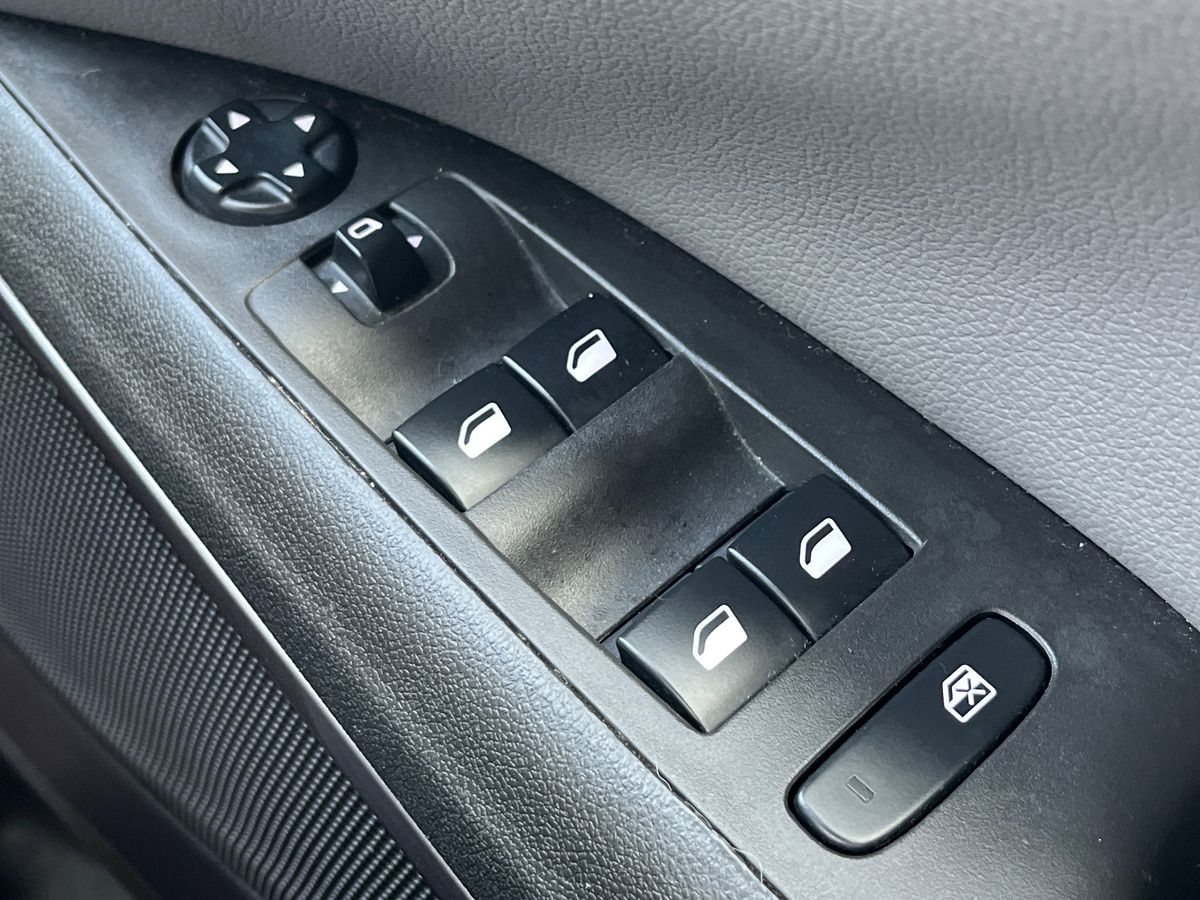 Used Vauxhall Crossland X 2019 for sale - 76030055: Photo 28