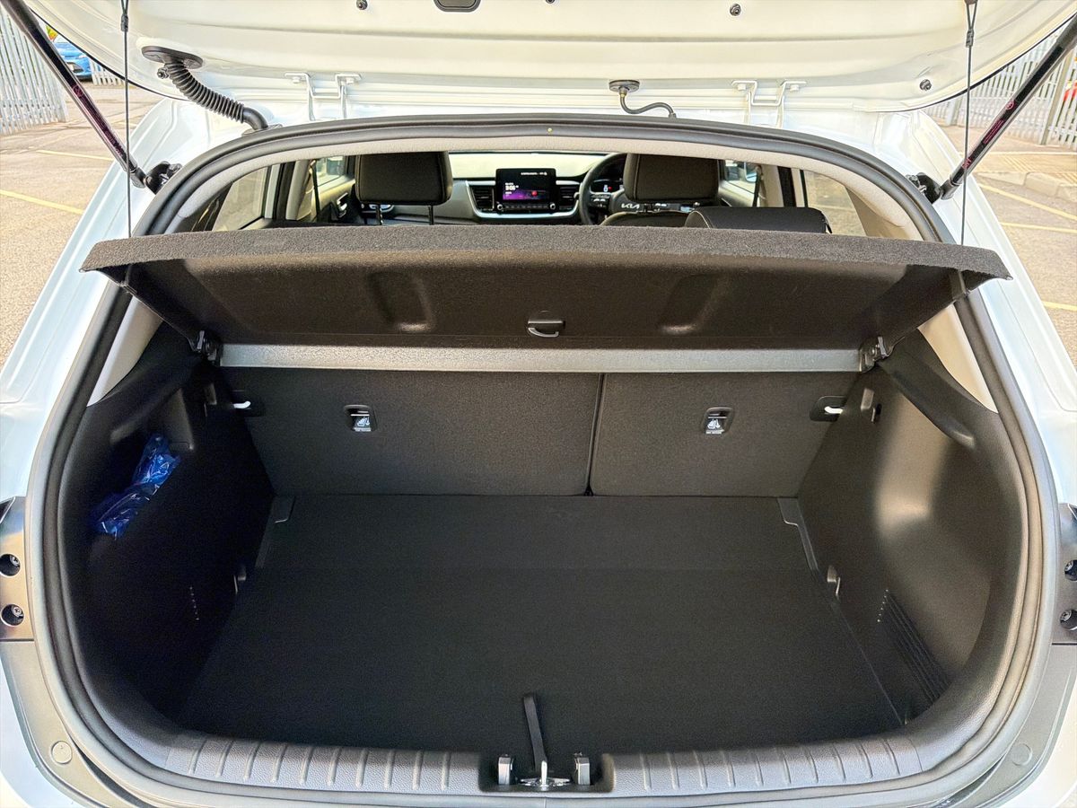 Used Kia Stonic 2025 for sale - 76566137: Photo 12