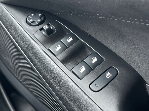 Used Vauxhall Crossland 2023 for sale - 76148735: Photo 31